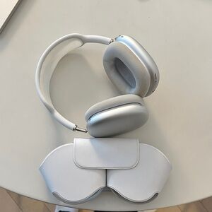 AirPod Max Silver